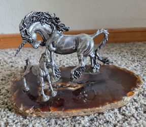 Art on agate