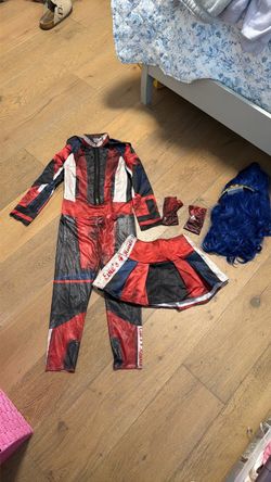 Descendants 3 Evie costume size 4-6x