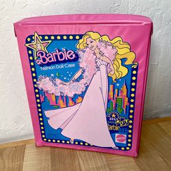 Vintage 1977 Mattel Barbie Fashion Doll Case No: 1002