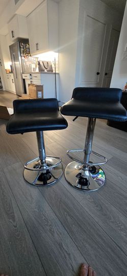 Set of 2 Winsome Adjustable Swivel Bar/Counter Stools