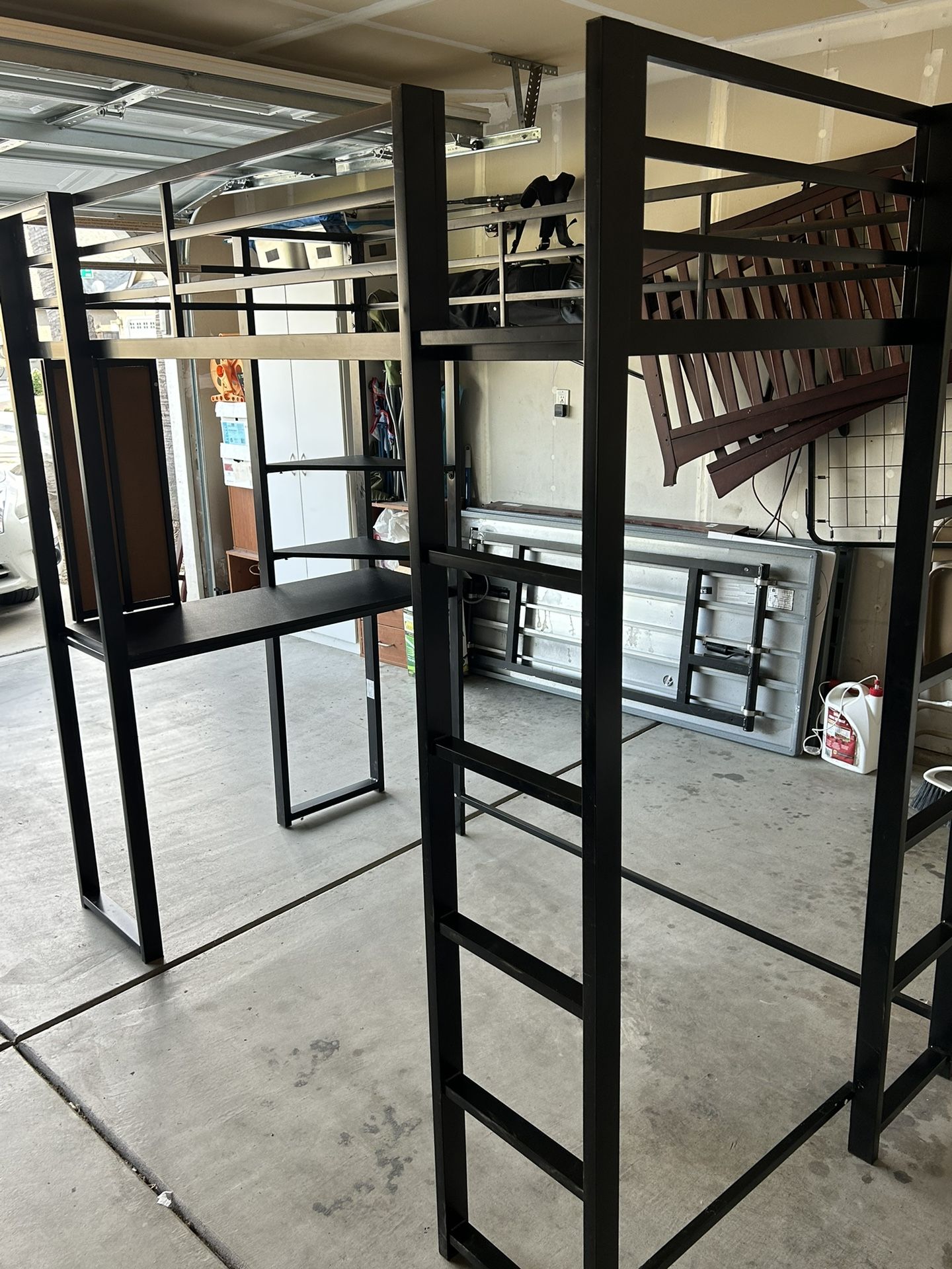 Bunk bed & Desk