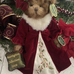 Mint Condition with Tags, Holly N Ivy, New 2009-Retired 2010, #143205 Exclusive