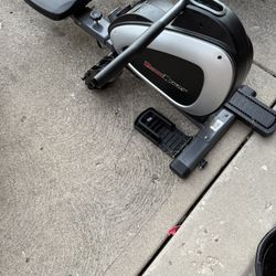 Fitness Reality Rowing Machine 