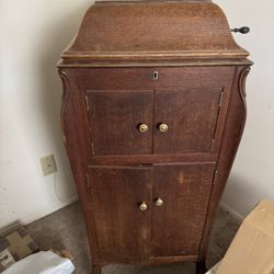 Antique Record Player 