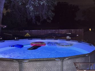 Pool W Sand filter