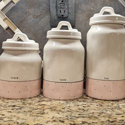 Counter top storage containers