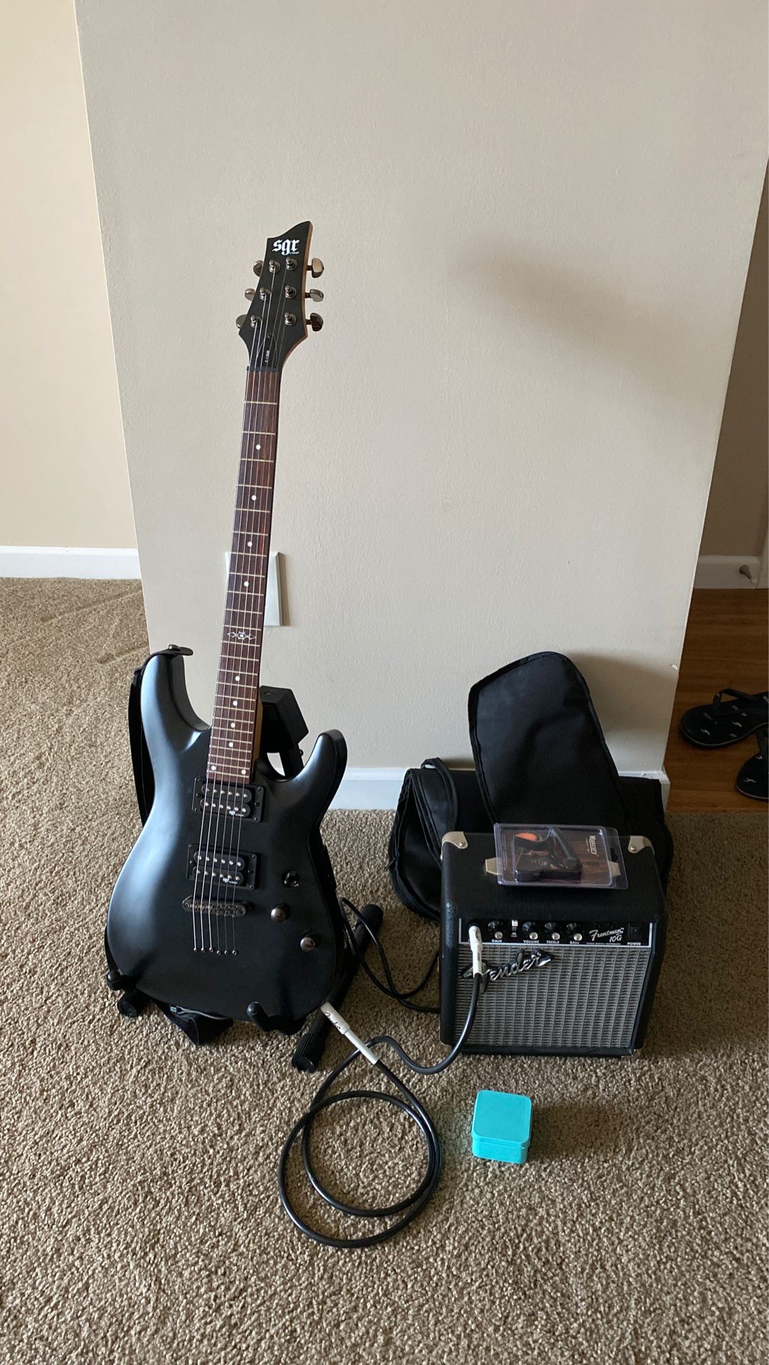 SGR Matte black electric Guitar with Fender 10 G amplifier