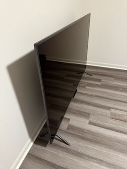 Samsung  4K UHD TV. 