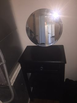 Vanity make up table