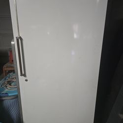 Imperial upright freezer