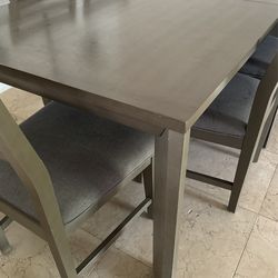 6 Person Dinning Table
