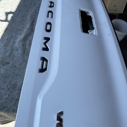 Tailgate, 2014-2023 Toyota Tacoma OEM