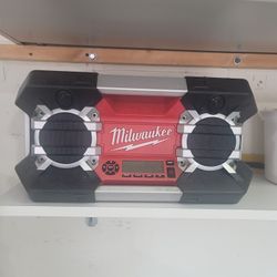 Milwaukee Radio 