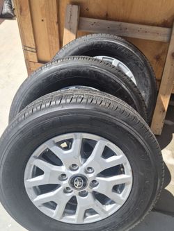 Rines y llantas para Tacoma o 4Runner. 245/70R17.