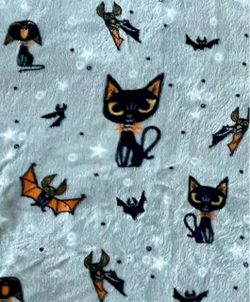 HYDE & EEK! 2020 PLUSH HALLOWEEN THROW BLANKET BLACK CATS BATS HOME DECOR