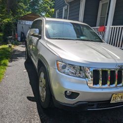 Jeep Cherokee Color Grey Super Amplia 