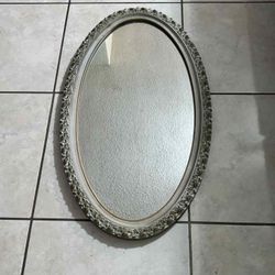 Vintage Oval Mirror 35.5”Hx19.5”L Mirror 31”