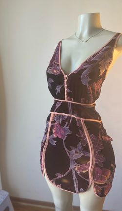 We Are Kindred Burgundy Velvet Back Cutout Dress Size 8