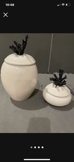 Z Gallerie Ceramic Vases With Black Coral Lids