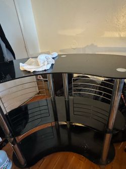 FREE TV STAND / STORAGE SHELF