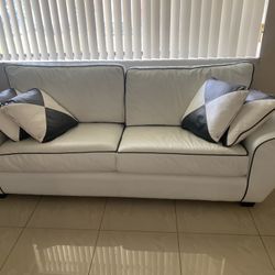 Real Leather Couch. Great Condition!