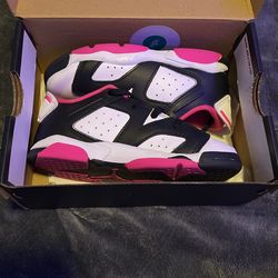 Jordan 6 Retro Lows Size 10 in Toddler