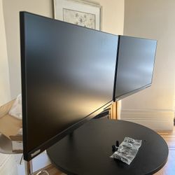 2 x ThinkVision P24h-10 (2560 × 1440 (WQHD / Quad HD)