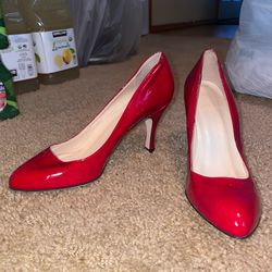 St. John Red Patent Leather 3.5 Inch Stiletto Pumps 6W but fits 5W. 