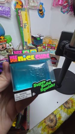 Ice cube needoh