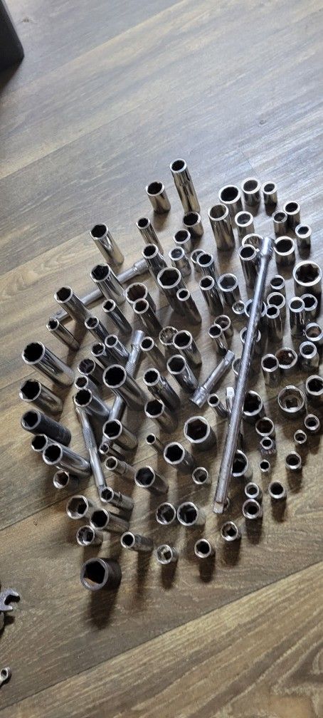 Tools, wrenches, sockets, screw drivers Misc