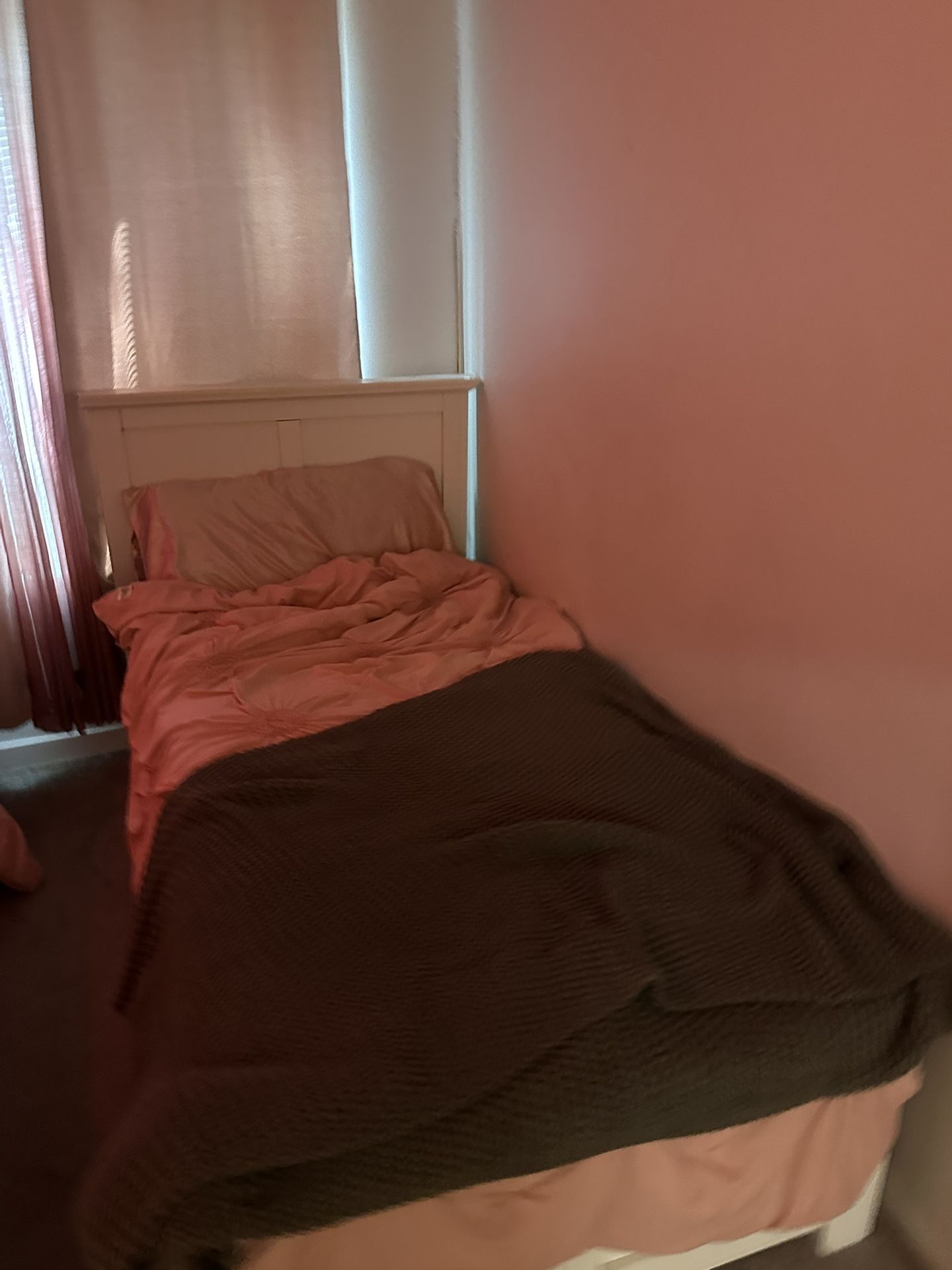 White Twin Size Bed