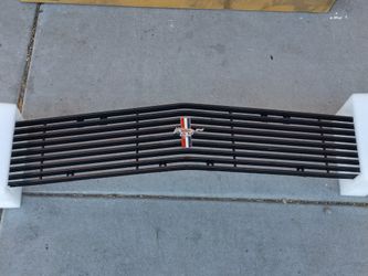 Ford Mustang Gt Grill 05