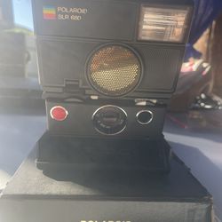 Polaroid SLR 680 Vintage Camera 