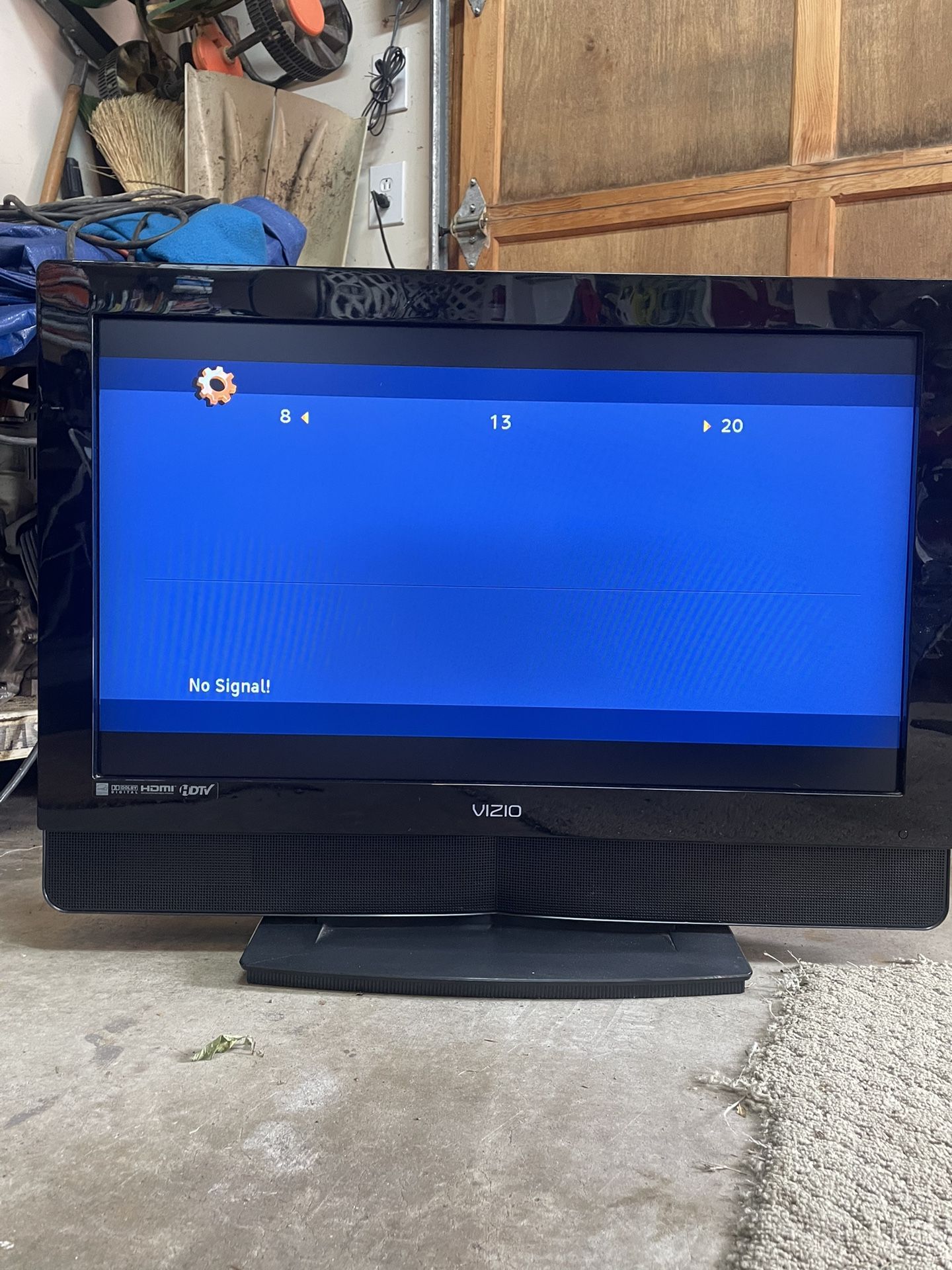 VISIO 35” TV