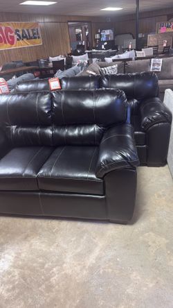 Couch brand new $600 loveseat brand new $600