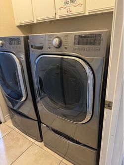 LG TrueSteam Gas Dryer