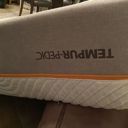 Tempurpedic Queen Mattress