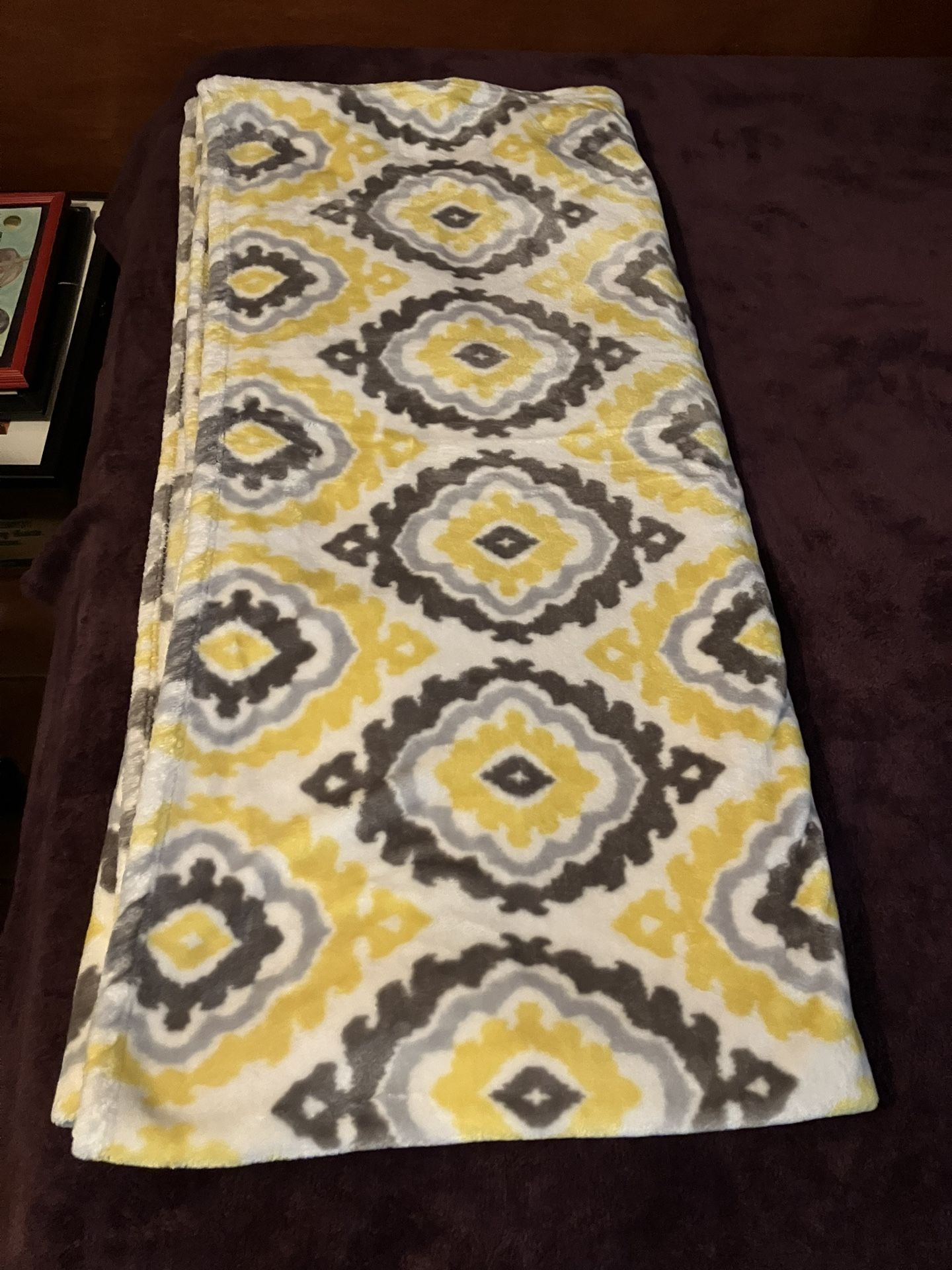 Microfiber Blanket - Queen - Mosaic Yellow