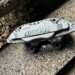 Nissan z32 front Caliper