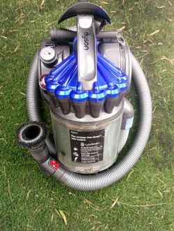 Dyson vacuum cleaner in good condition, everything works