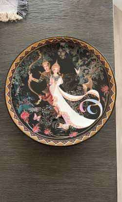 Collectible Royal Porcelain Kingdom Of Thailand Love Story Of Siam “The Magic Bow” Plate