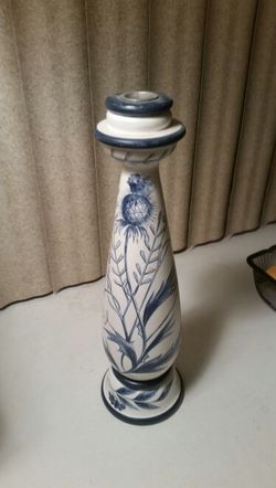 Candlelight holder with floral design. Blue