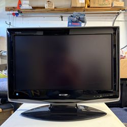 Sharp HD LCD 26” Tv