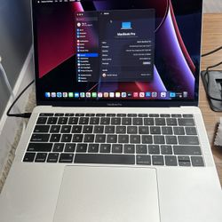 MacBook Pro 2017 I7 Clean (A1708)