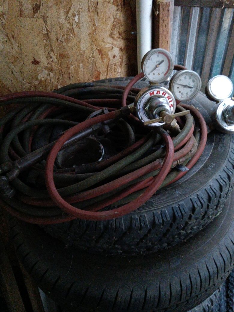 Oxygen/Acyteline Gauges,Hose, and Torch