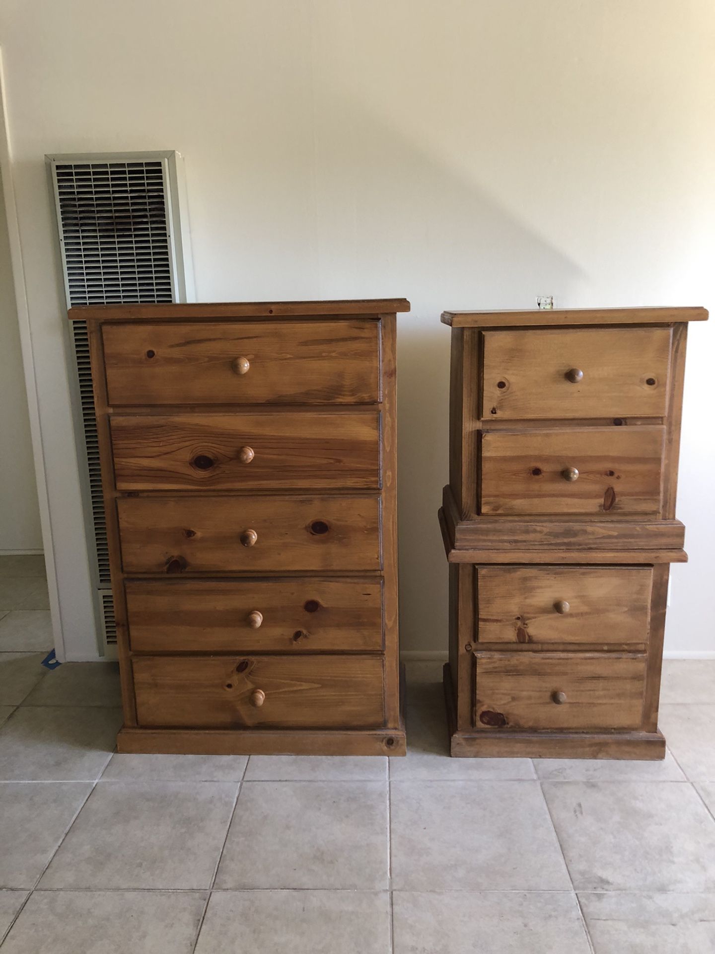 Bedroom furniture set