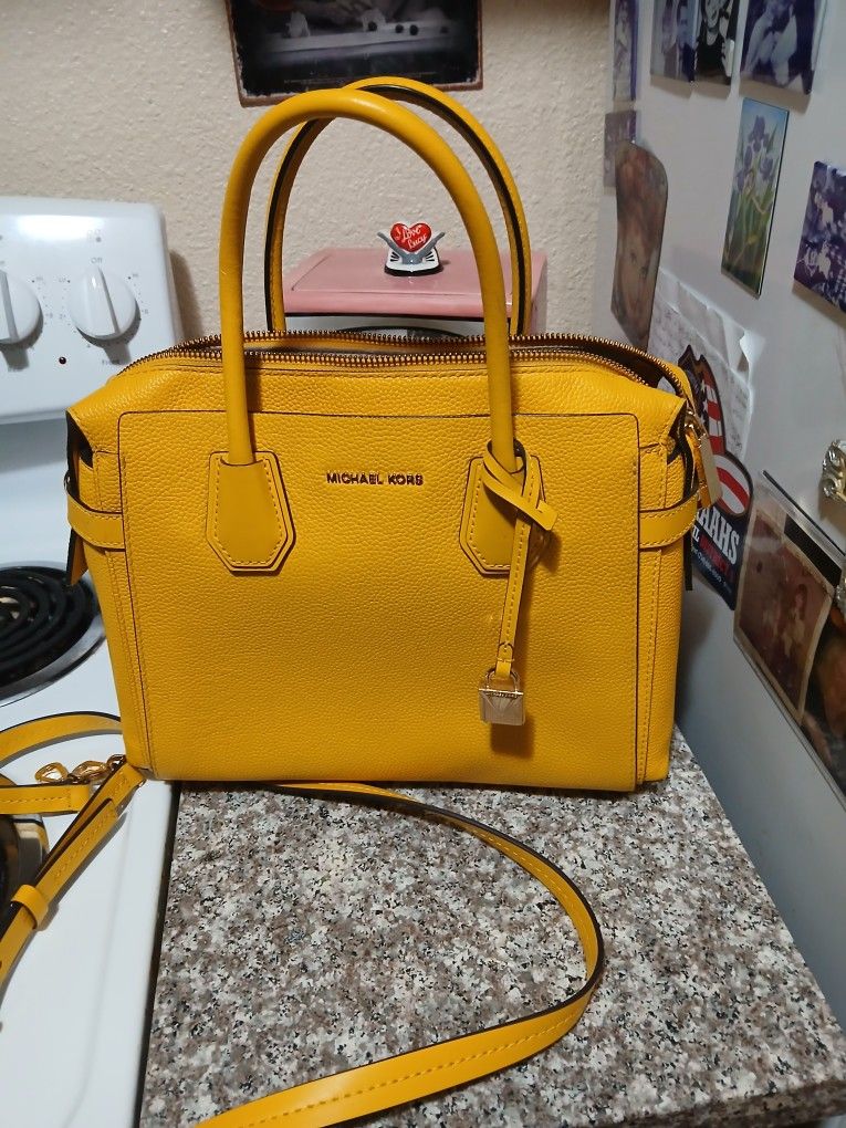 Michael Kors Large Purse With Shoulder Strap