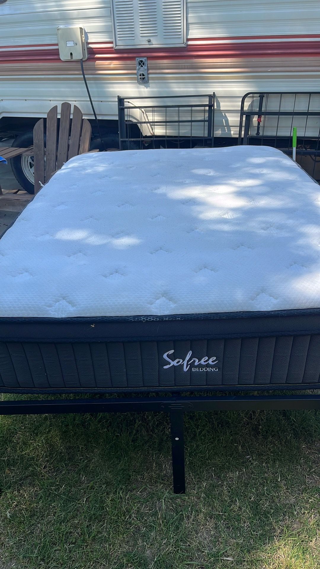Full Size Mattress w/frame