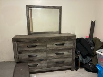 Rustic Gray 6-Drawer Dresser with Mirror