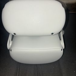 2 Oculus Quest 2 Bundles